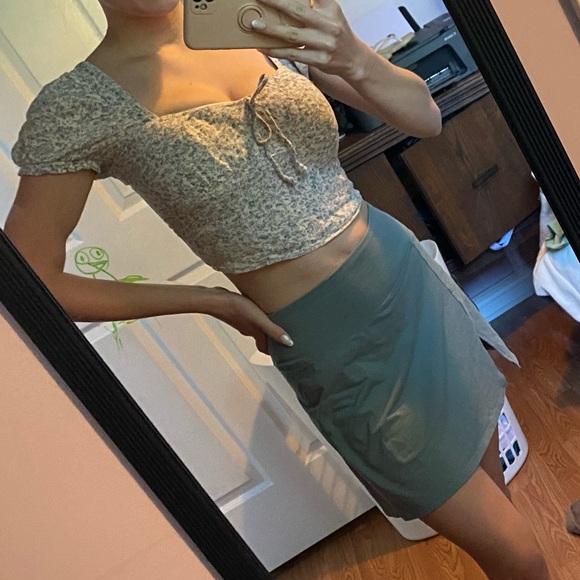 Floral crop top - Picture 9 of 9